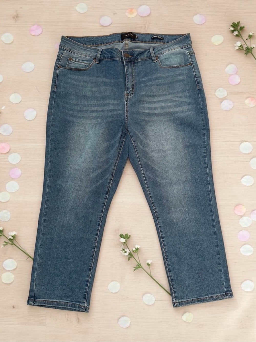 Tahari Capri Jeans Womens 18W Blue Denim Hannah Mid-Rise Cropped Capri Jeans